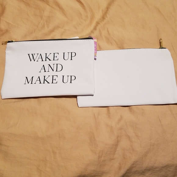 NWT White Vinyl Zip Makeup Bag "Wake Up And Make Up" - Picture 3 of 11